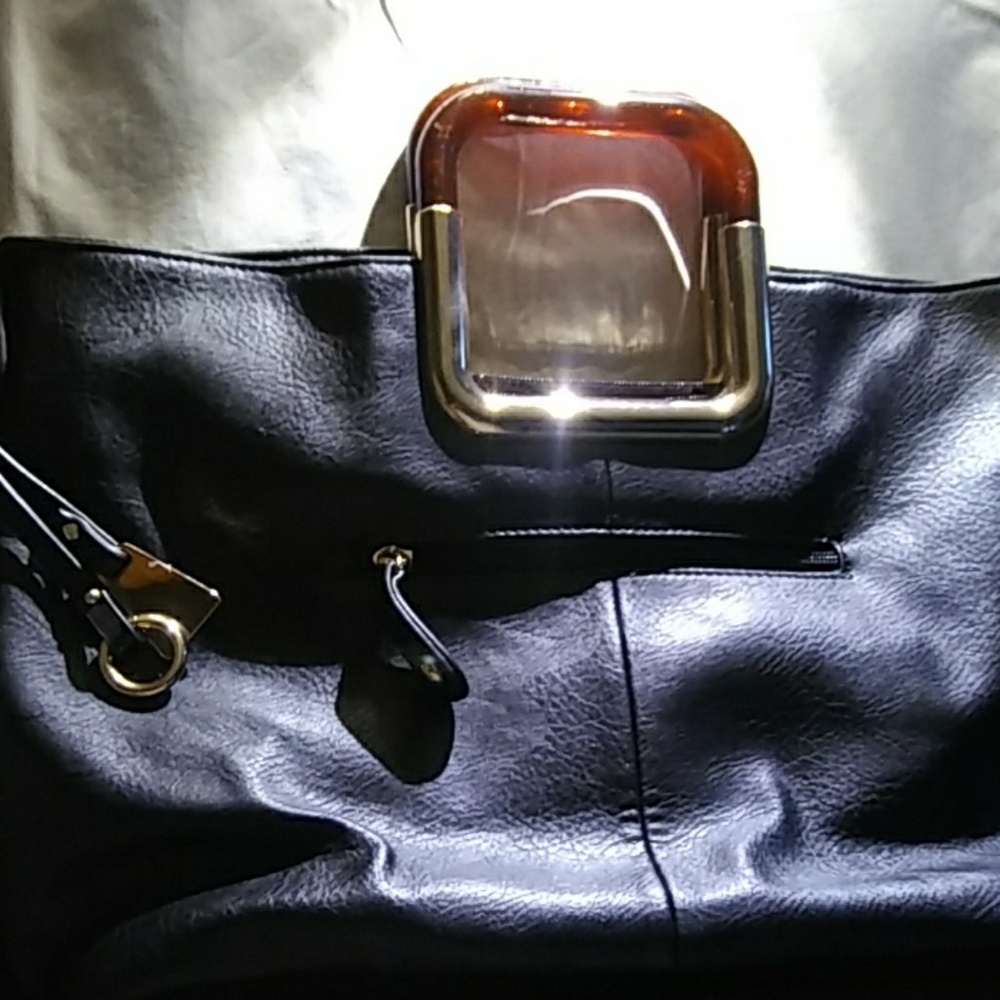 Black Rivet Purse - Picture 3 of 3
